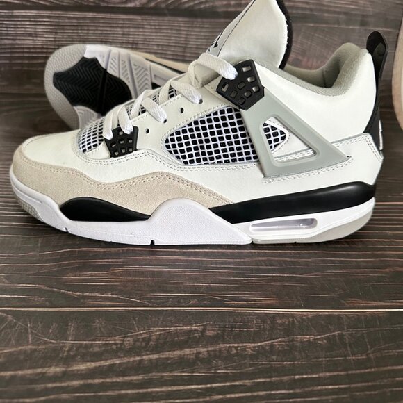 Men Jordan Air Jordan Retro “Military Black” - Picture 2 of 5